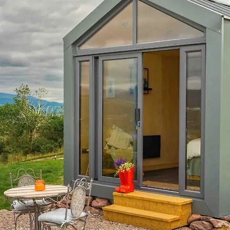 Oaklane Glamping شاليه *