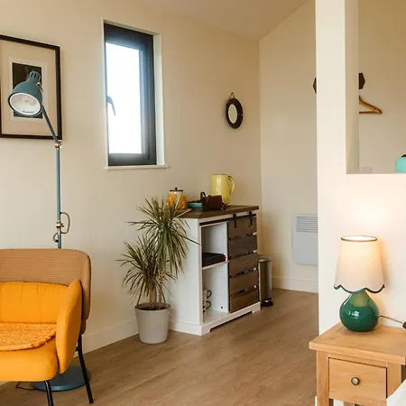 Oaklane Glamping Chalet *