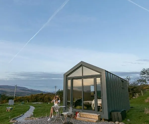 Oaklane Glamping Chalet *